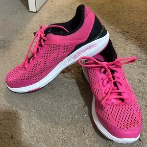 Fila Women's Vibrant Pink Athletic Shoes